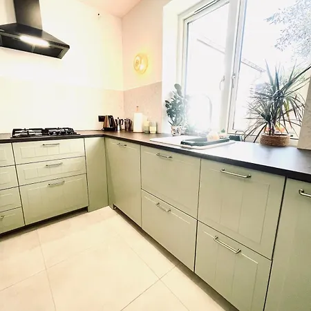Saltwater Apartment *